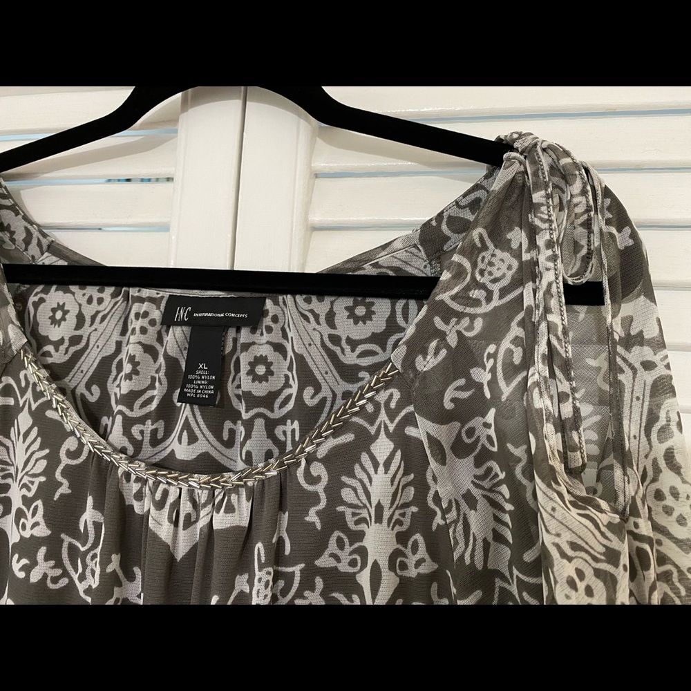 Cold Shoulder lined top